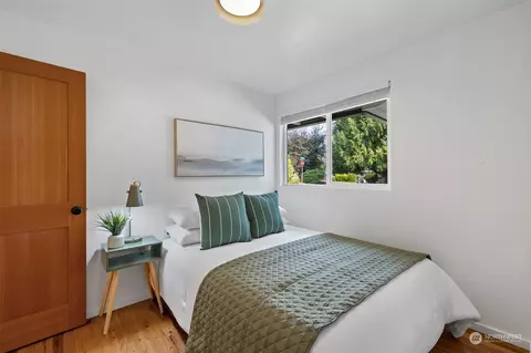 Bedroom - 9215 NE 193rd St, Bothell, WA 98011 photo 1 of 7