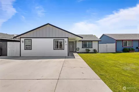 698 L St SE, Ephrata, WA 98823