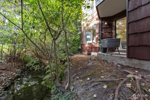 8949 Ravenna Ave NE, Seattle, WA 98115