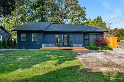 11402 Woodland Ave E, Puyallup, WA 98373