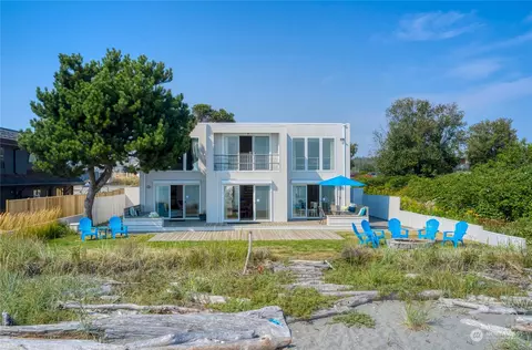 1649 Edwards Dr, Point Roberts, WA 98281