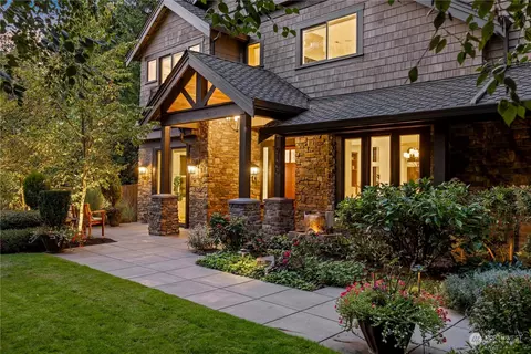 9106 NE 9th St, Bellevue, WA 98004