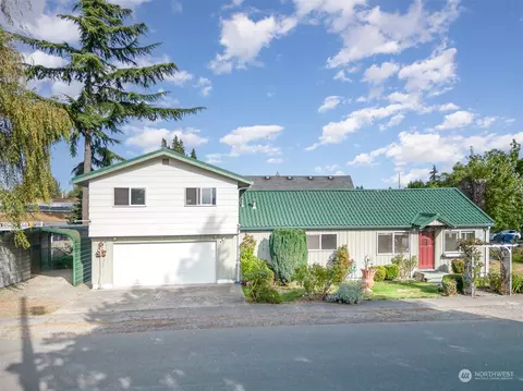 315 15th St SE, Puyallup, WA 98372