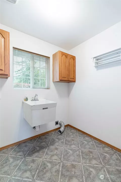 964 Tipsoo Loop N, Rainier, WA 98576 photo 23