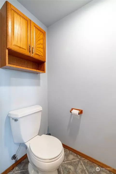 964 Tipsoo Loop N, Rainier, WA 98576 photo 24