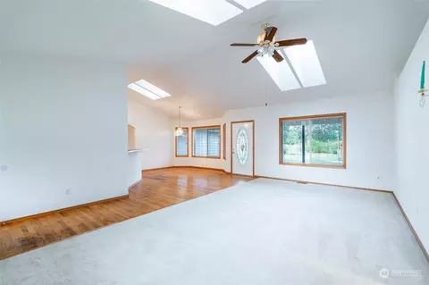 964 Tipsoo Loop N, Rainier, WA 98576 photo 7