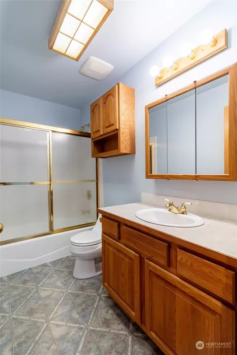 964 Tipsoo Loop N, Rainier, WA 98576 photo 21