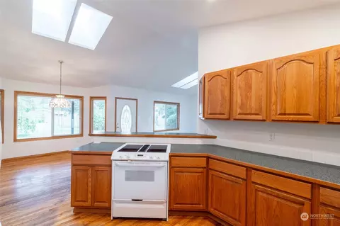 964 Tipsoo Loop N, Rainier, WA 98576 photo 14