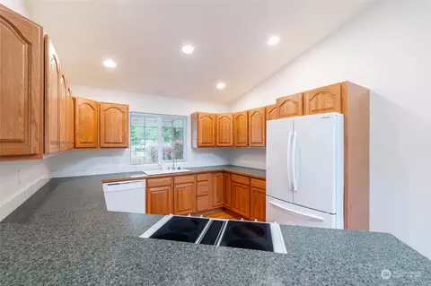 964 Tipsoo Loop N, Rainier, WA 98576 photo 13