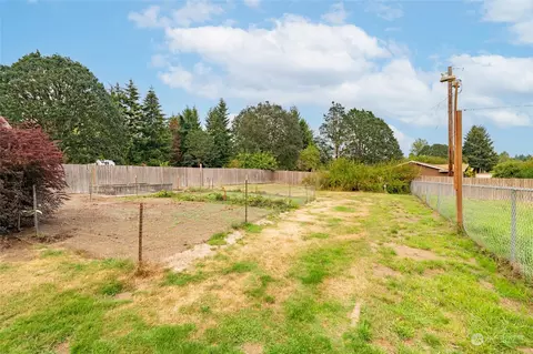 964 Tipsoo Loop N, Rainier, WA 98576 photo 27