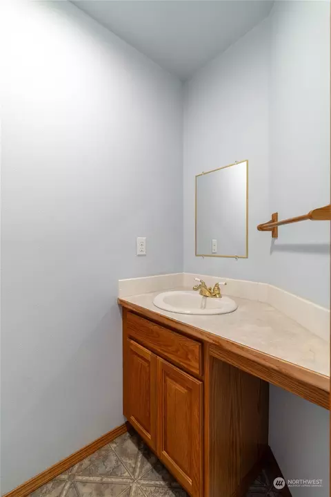 964 Tipsoo Loop N, Rainier, WA 98576 photo 25