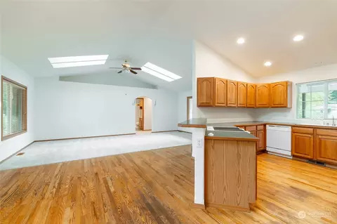 964 Tipsoo Loop N, Rainier, WA 98576 photo 11