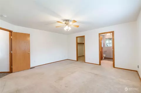 964 Tipsoo Loop N, Rainier, WA 98576 photo 17