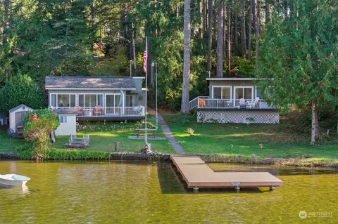 51 NE Rhododendron Blvd, Tahuya, WA 98588