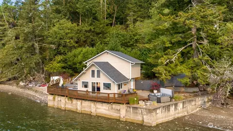 9911 NE North Shore Rd, Belfair, WA 98528