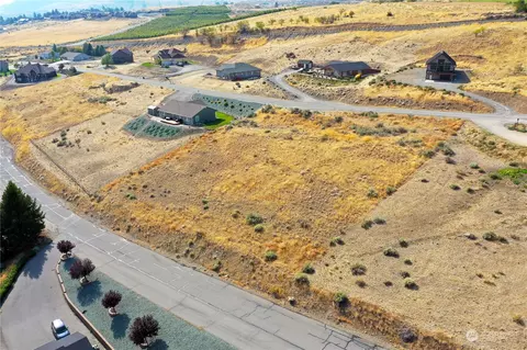 1412 Mansfield Dr, Okanogan, WA 98840