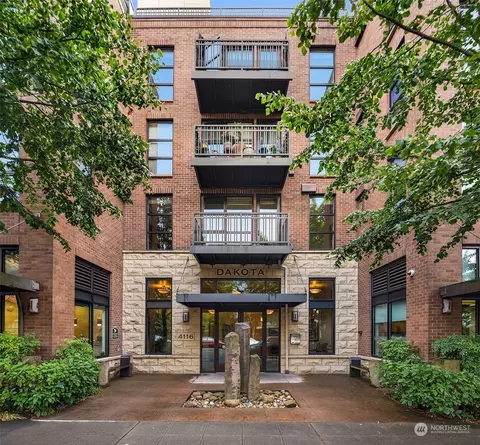 4116 California Ave SW #201, Seattle, WA 98116