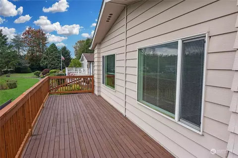 23716 Lake Dr E, Bothell, WA 98021 photo 8