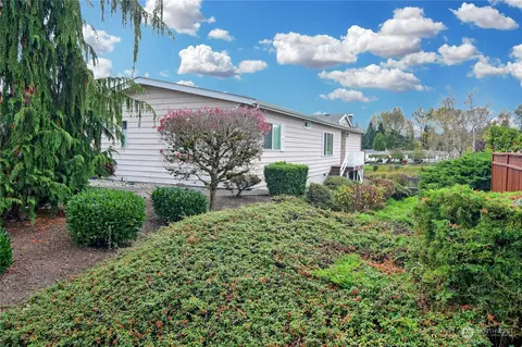 23716 Lake Dr E, Bothell, WA 98021 photo 3