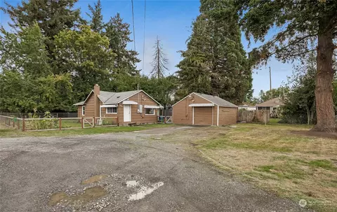 602 12 11th St NW, Puyallup, WA 98371