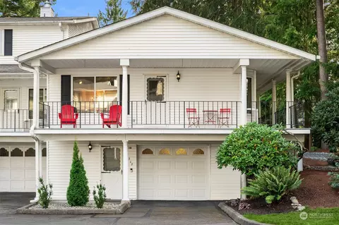 32517 1st Pl S #16-1, Federal Way, WA 98003
