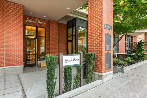 631 Market St #104, Kirkland, WA 98033