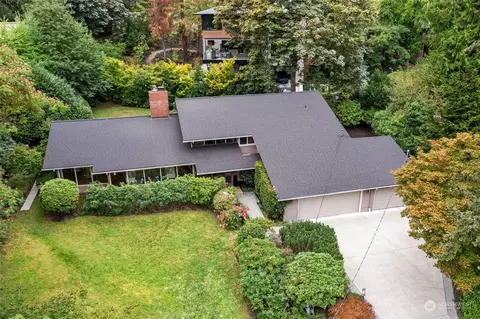 723 99th Ave SE, Bellevue, WA 98004