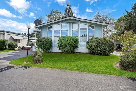 1172 Maple Dr, Enumclaw, WA 98022