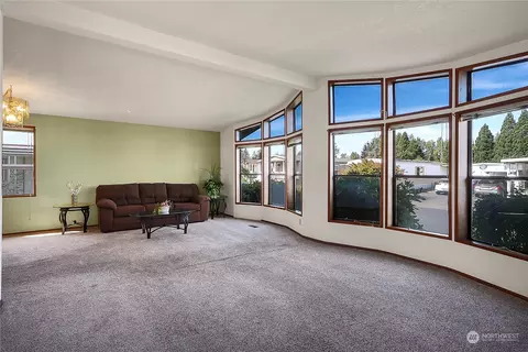 1172 Maple Dr, Enumclaw, WA 98022 photo 5