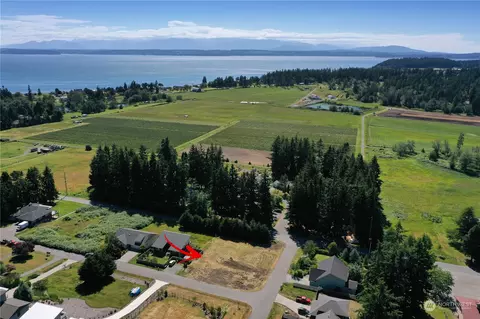 5560 Chris Mar Ln, Freeland, WA 98249