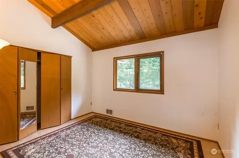 Bedroom - 71 Strawberry Ln, Sequim, WA 98382 photo 3 of 4