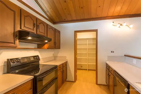 Kitchen - 71 Strawberry Ln, Sequim, WA 98382 photo 1 of 3