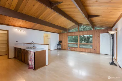 Living - 71 Strawberry Ln, Sequim, WA 98382 photo 4 of 4