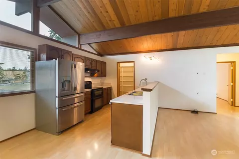 Kitchen - 71 Strawberry Ln, Sequim, WA 98382 photo 2 of 3