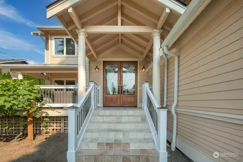14014 38th Ave NE, Seattle, WA 98125