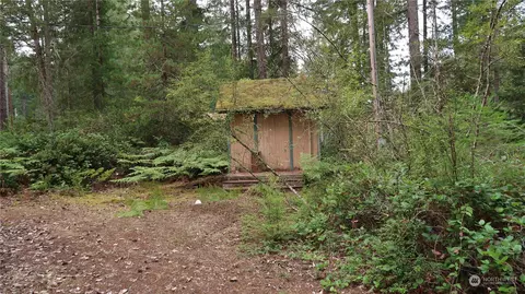 501 NE Collins Lake Dr, Tahuya, WA 98588