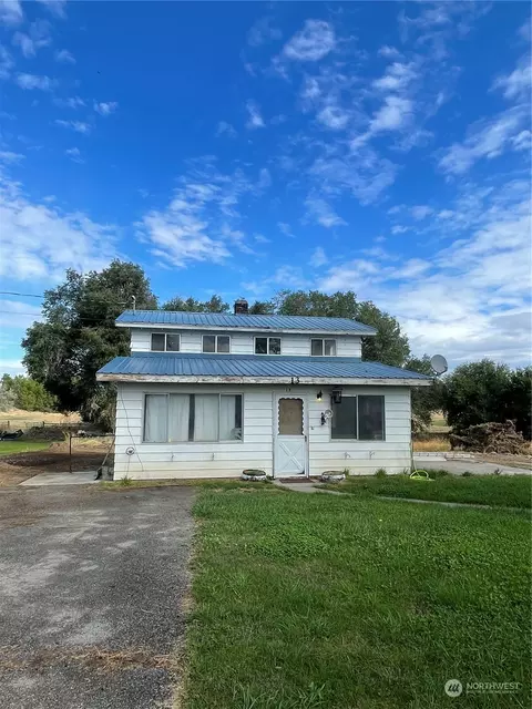 13 Dixon Rd, Omak, WA 98841