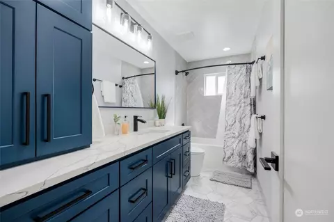 Bath - 1108 Wall St, Everett, WA 98201 photo 1 of 4