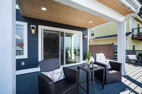 Exterior - 1108 Wall St, Everett, WA 98201 photo 3 of 7