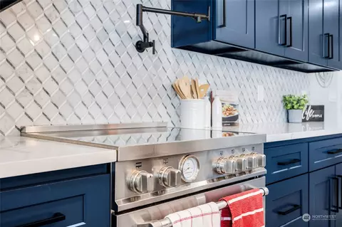 Kitchen - 1108 Wall St, Everett, WA 98201 photo 5 of 8