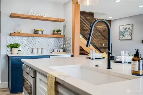 Kitchen - 1108 Wall St, Everett, WA 98201 photo 6 of 8