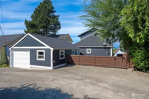 Exterior - 1108 Wall St, Everett, WA 98201 photo 7 of 7