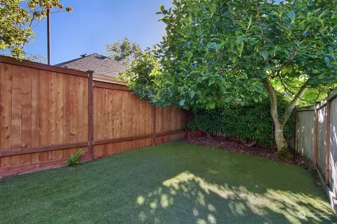 1115 33rd Ave E, Seattle, WA 98112 photo 32