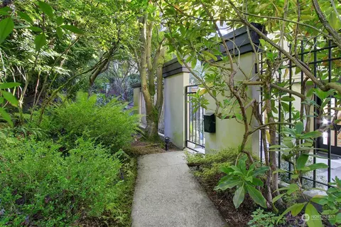 1115 33rd Ave E, Seattle, WA 98112 photo 29