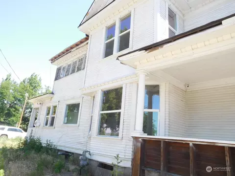 Exterior - 325 E Alder St, Walla Walla, WA 99362 photo 7 of 8