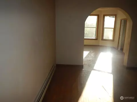 Living - 325 E Alder St, Walla Walla, WA 99362 photo 2 of 4