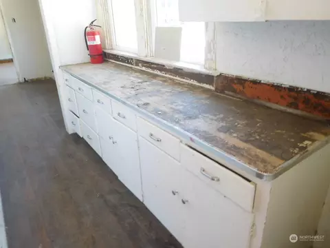 Kitchen - 325 E Alder St, Walla Walla, WA 99362 photo 1 of 5