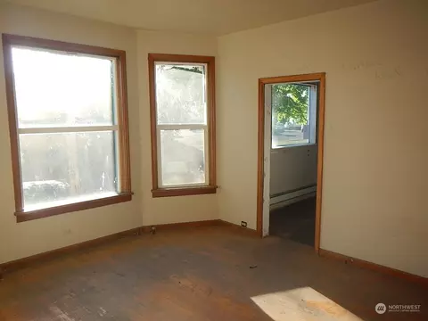 Living - 325 E Alder St, Walla Walla, WA 99362 photo 1 of 4