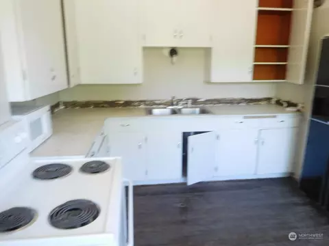 Kitchen - 325 E Alder St, Walla Walla, WA 99362 photo 2 of 5