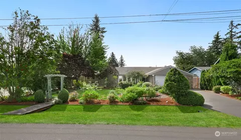 1843 NW 202nd St, Shoreline, WA 98177